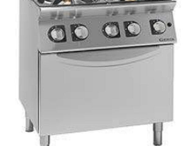 Cocina Giorik de 4 fuegos con horno CG940F